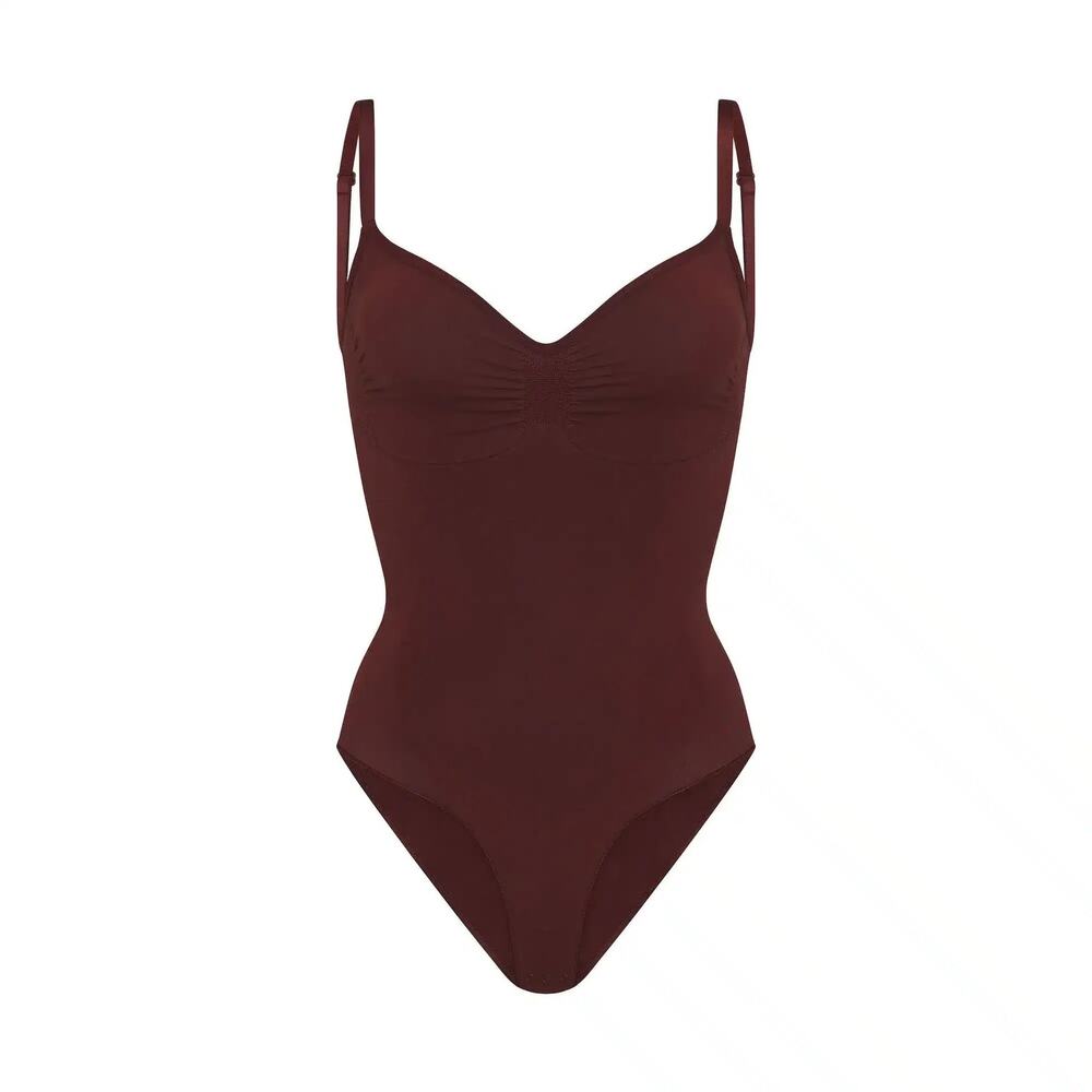 SKIMS Seamless Sculpt Thong Bodysuit - Picture 4 of 7